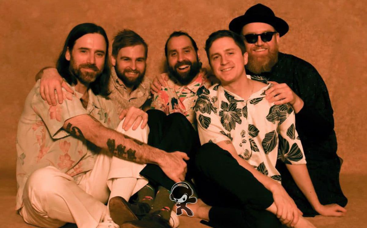 Golden Feather - What Your Heart Is Telling You (Funk)