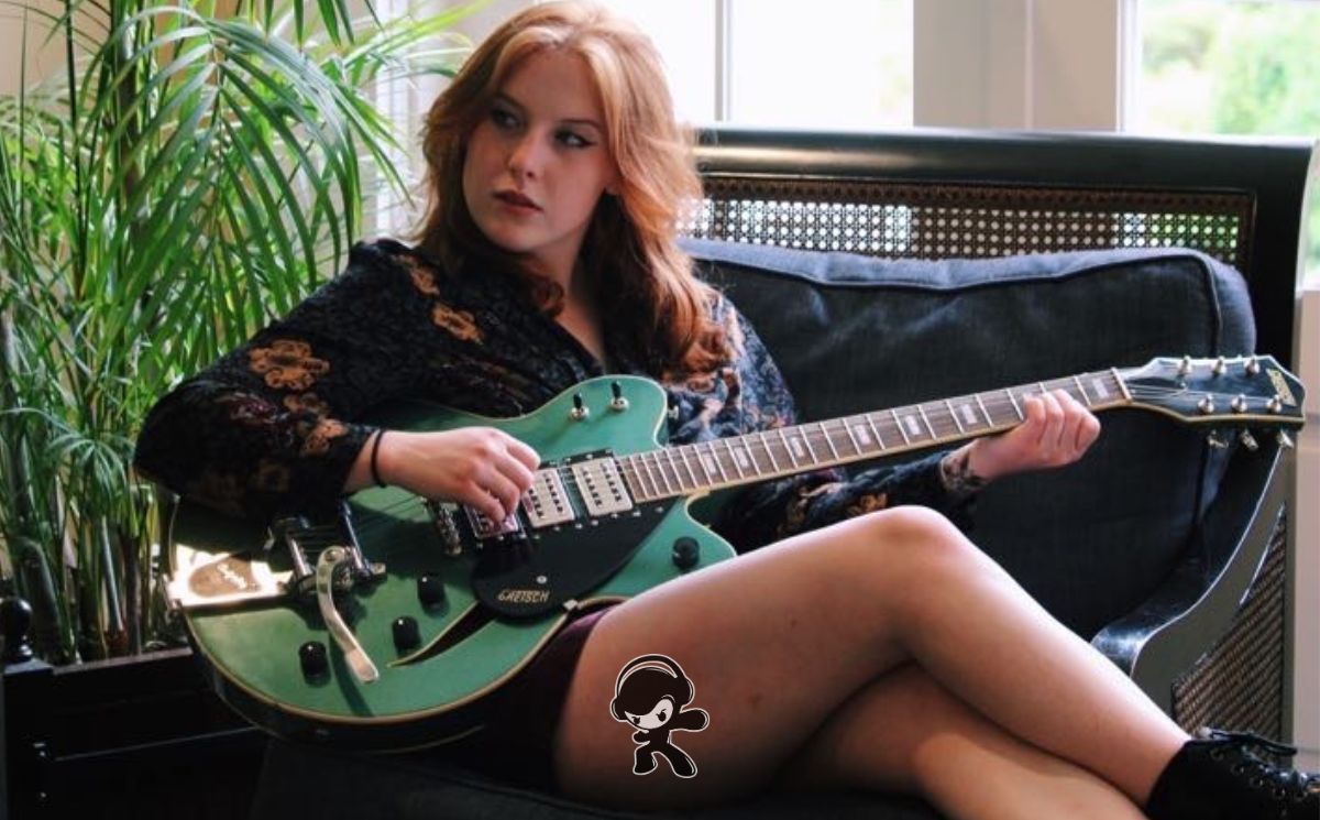 Scarlet Tantrum - Not Worth My Time