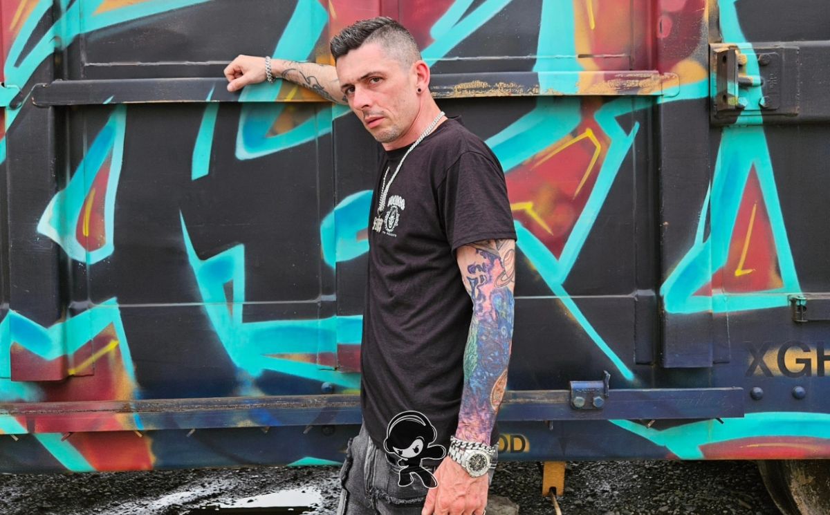 5 Fires - Threw My Life Away Feat (Pop Rock)