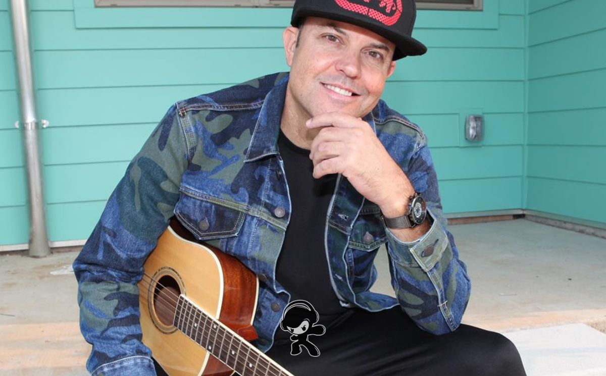 Brian Waters and Phonoville - 'Something Special' (Dream Pop)