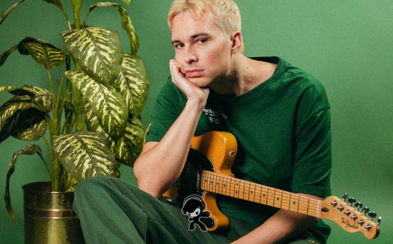 CON THE ARTIST - 'MONEY (on my mind)' (Alternative Rock)