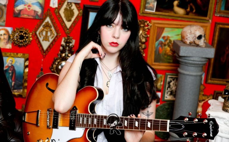 Devon Thompson - 'Sharp Teeth' (Alternative Rock)