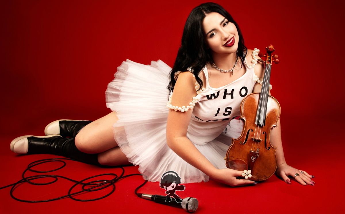 Isolde Fair - 'Big Man' (Electro Pop)