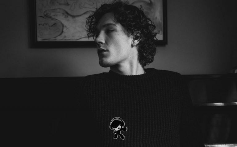 MICHA - 'Drunk (Acoustic)' (Pop)