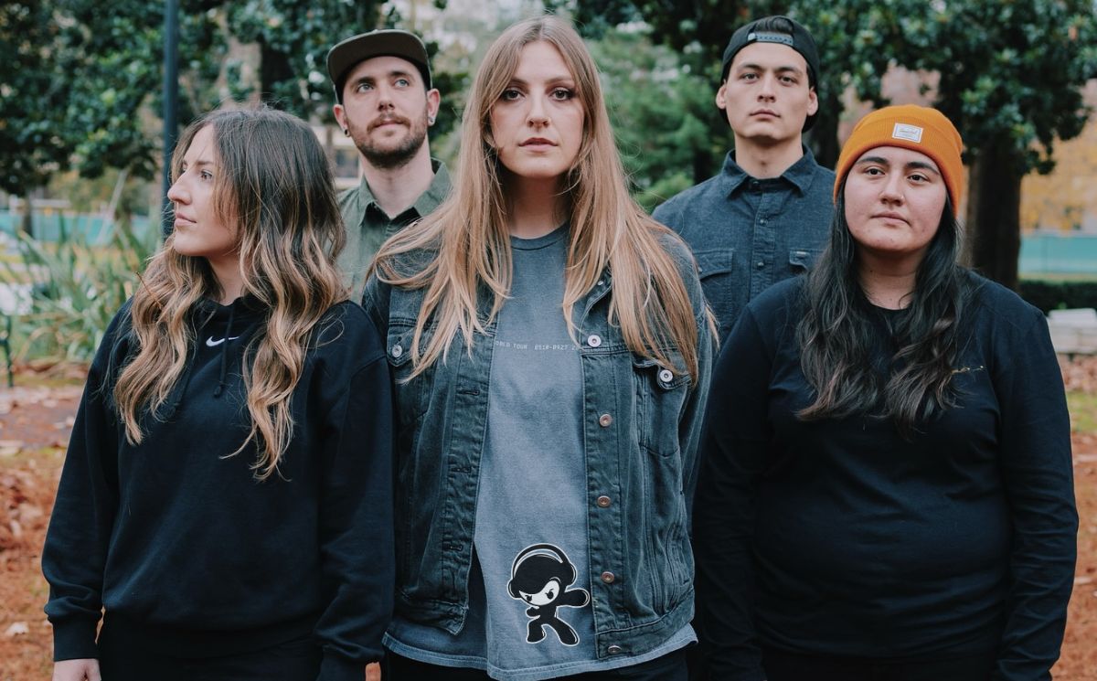 Neverlyn - Smoke & Mirrors (Post-Hardcore)