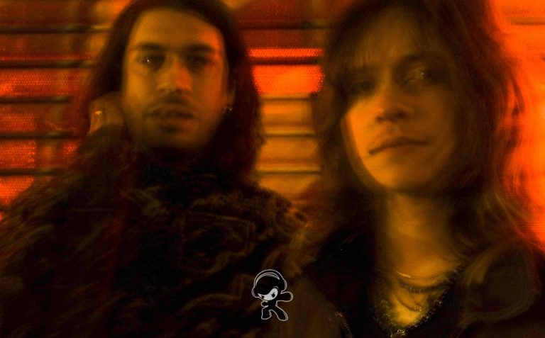 Sick-Days - 'On Me' (Grunge)