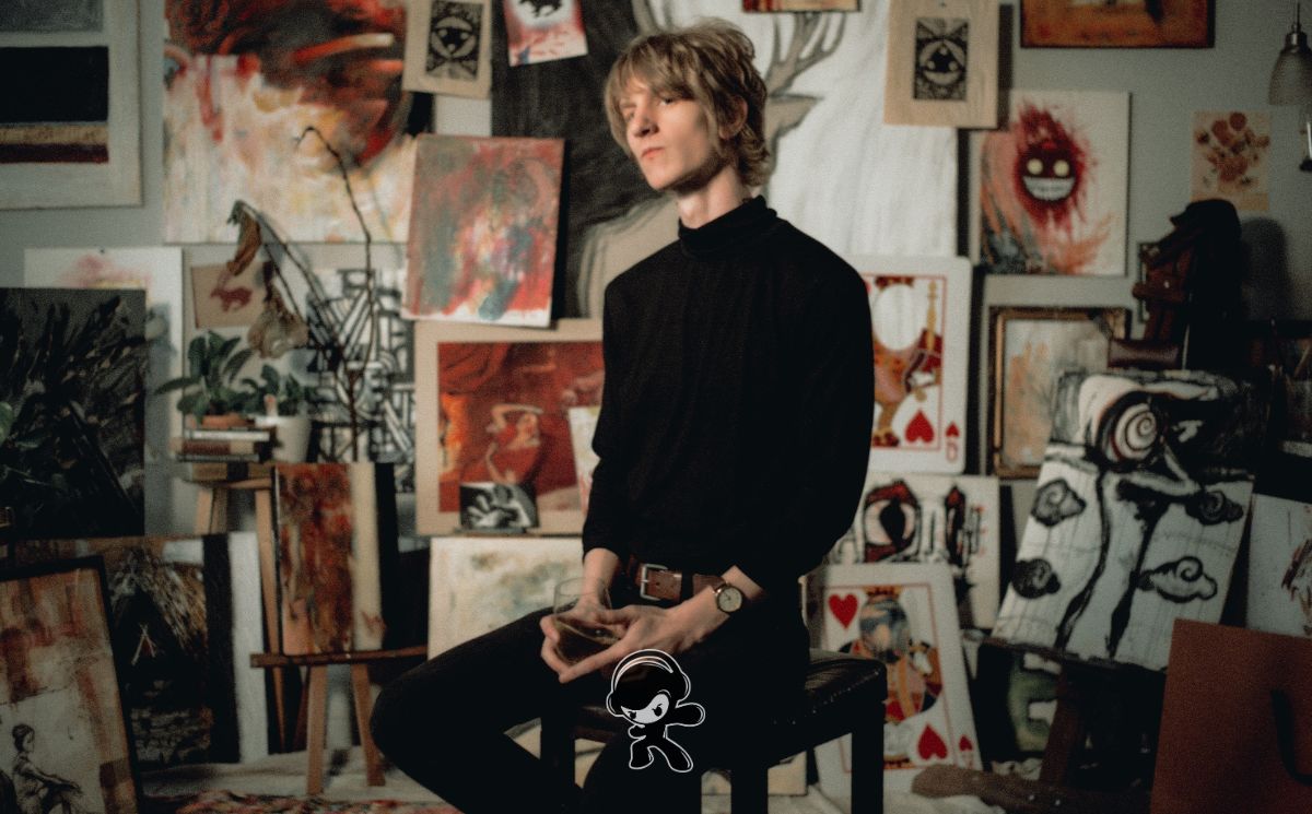 Thom Chapman - 'Trouble' (Indie Rock)