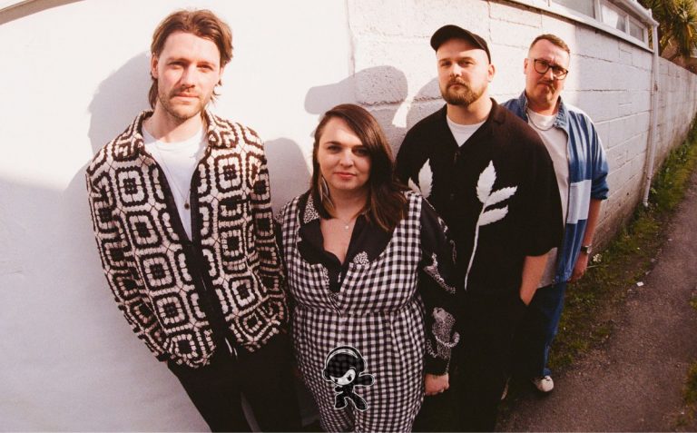 Tokyo Tea Room - Waiting by the Phone (Dream Pop)