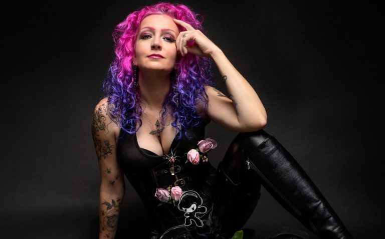 VK Lynne - In Stages (Hard Rock)