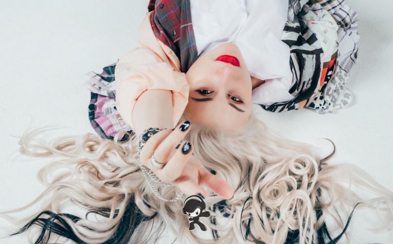 Alex Sandra - 'Enough For You' (Pop Rock)