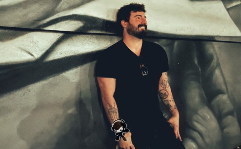 Chris Fox & the Beasts - 'Ghosts (Out in the Night)' (Indie Rock)