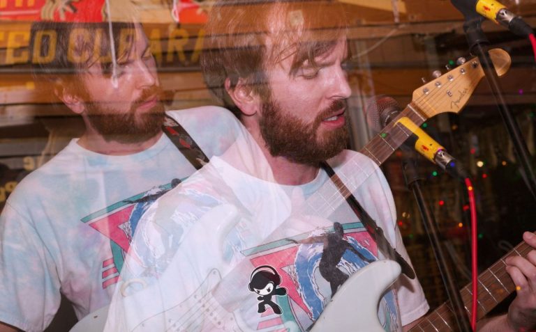 Dr. Rocket - 'Running in Circles' (Indie Rock)