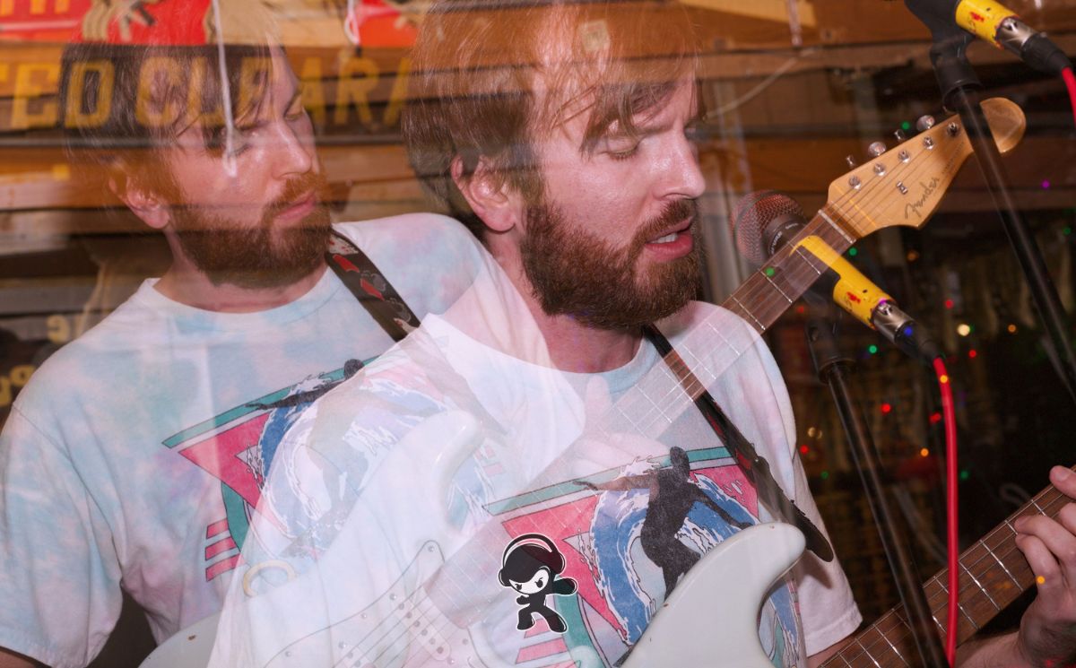 Dr. Rocket - 'Running in Circles' (Indie Rock)