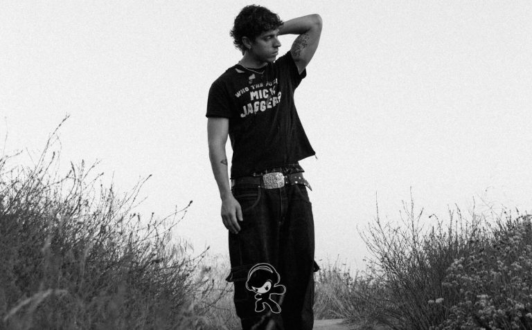 Mel Ross - 'Stone Cold Bummer' (Synthpop)