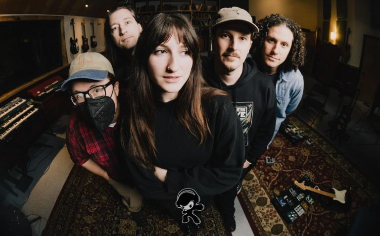 Rainbow City Park - Complicate This (Alternative Rock)