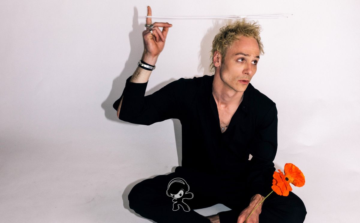 Sam Himself - 'Dance With Me' (Alternative Rock)