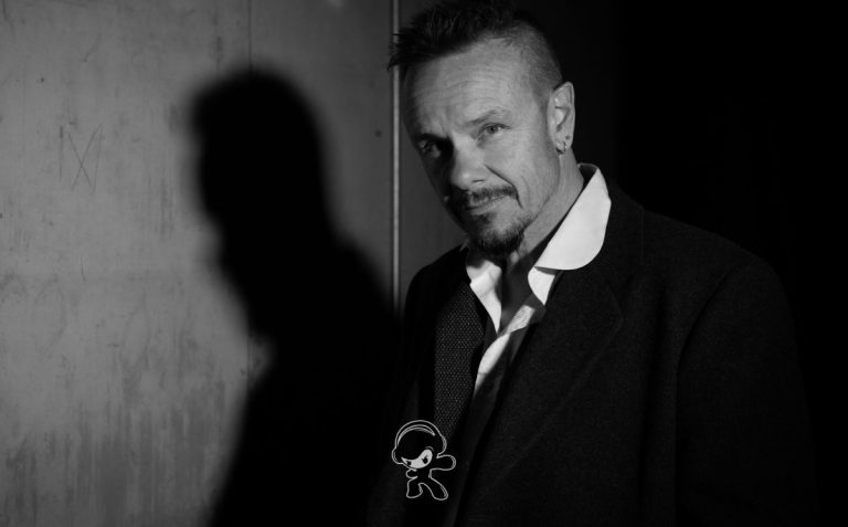 Simon Shackleton - 'The Shadowmaker' (Alternative)