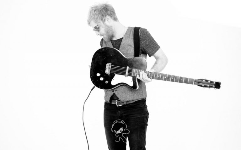 William J Locker - Child of The Night (Alternative Rock)