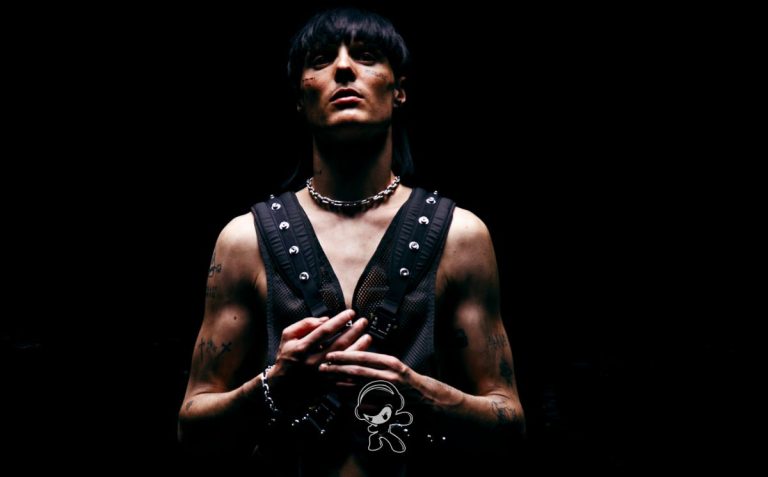 Aime Simone - In My Blood (Electro Pop)