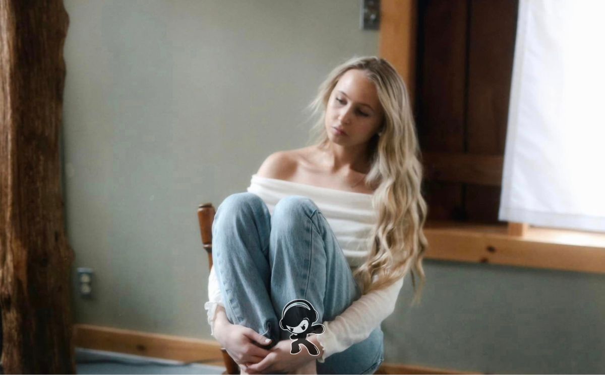 Christina Munsey - Cold September (Indie Pop)