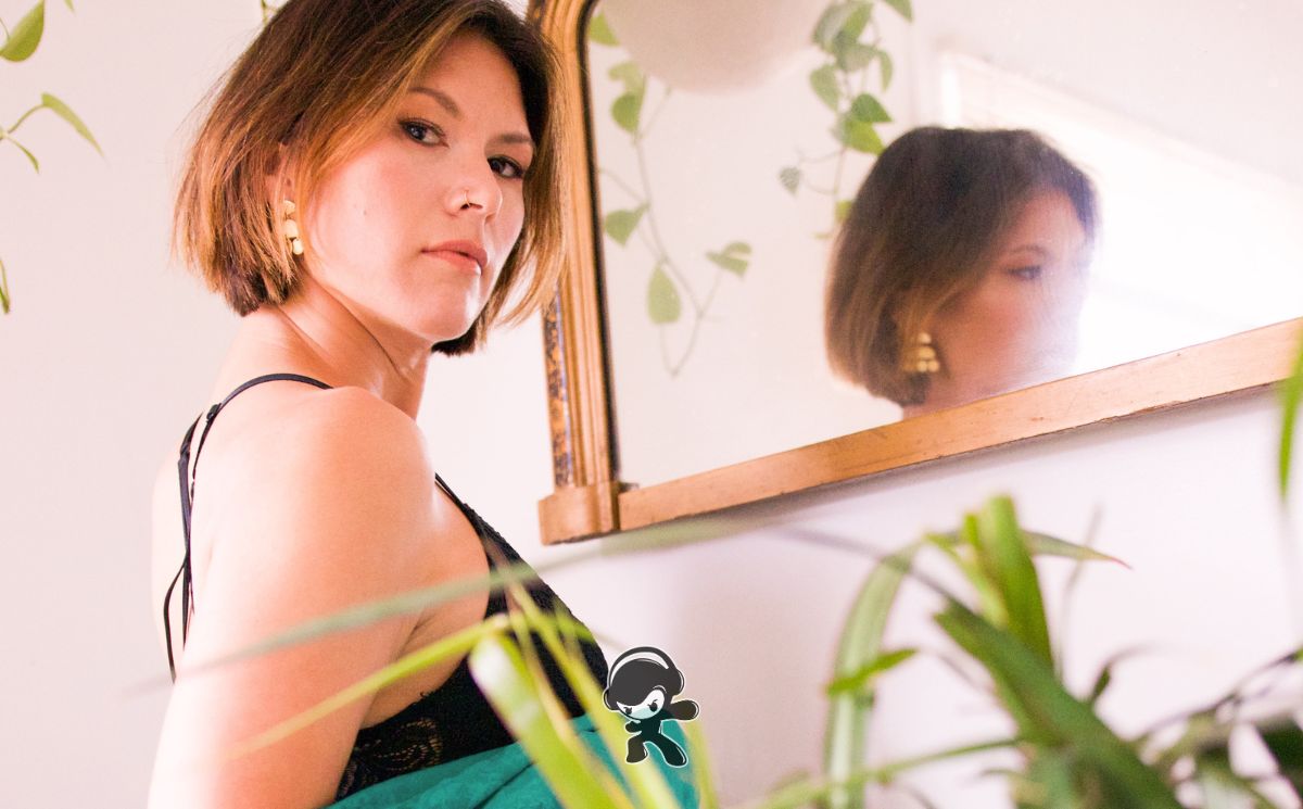 Ellisa Sun – Somewhere Below (Contemporary R&B)