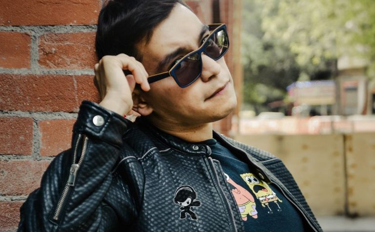 Javy Albar - Ready to Collapse (Electro Pop)