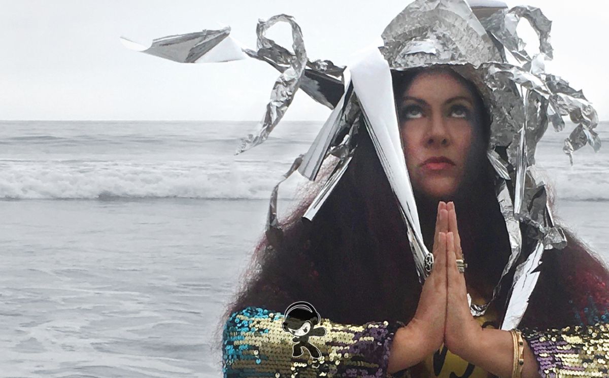 Sayed Sabrina - Goodie Two Shoes (Alternative)