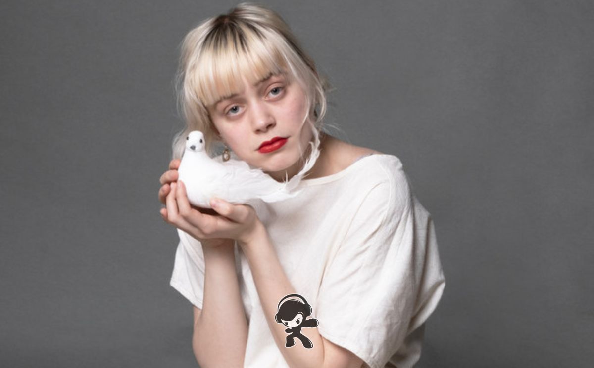 Villő - The Crow (Trip-Hop)