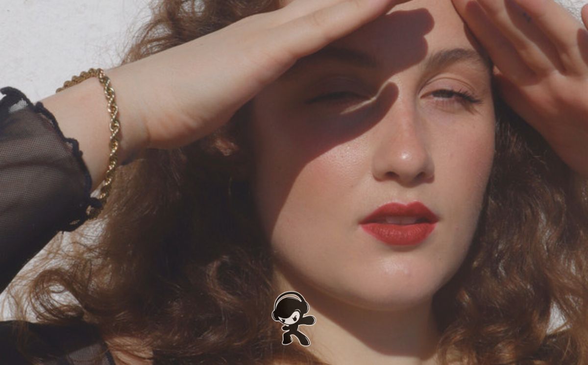 Olive Green - does she know? (Alternative Pop)