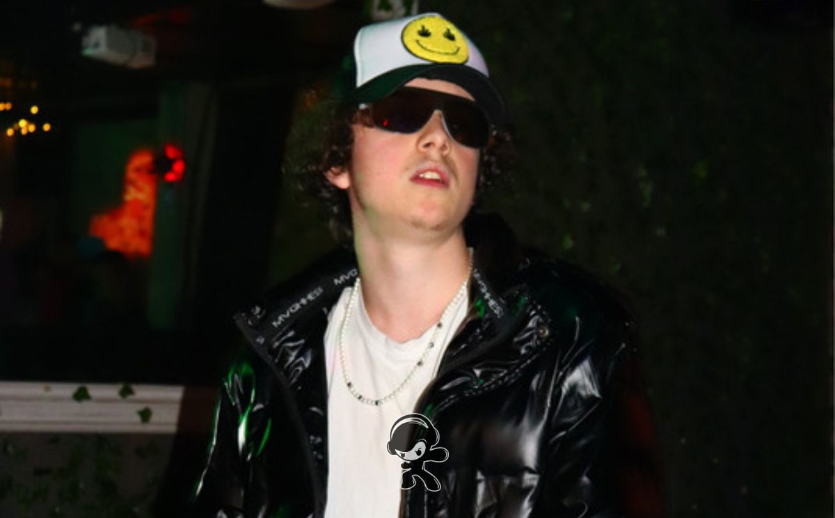 Amarii - Play Me Again (Pop Rock)