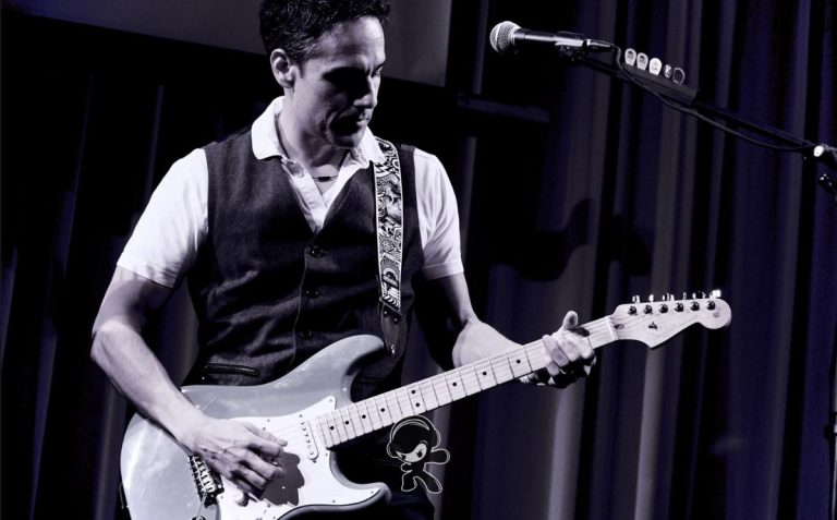 Roca Delgado - Feel I'm Falling Down (Indie Rock)