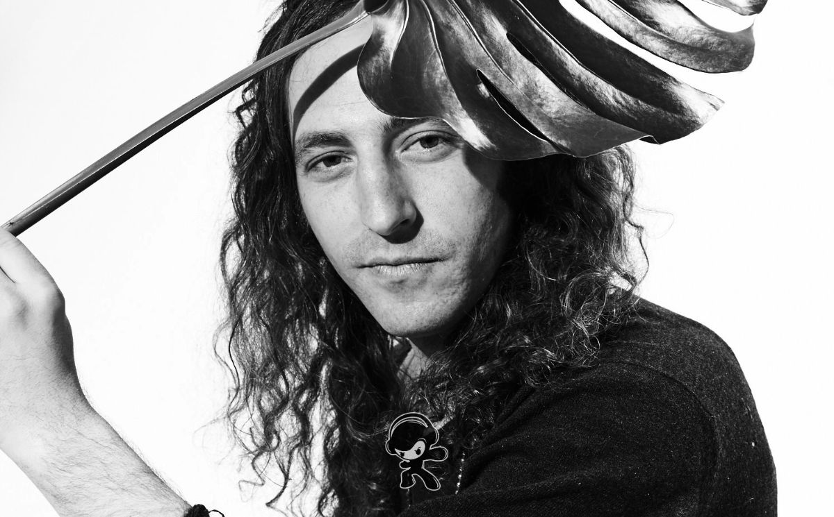 Sky White Tiger - Sitting on Top of the World (Indie Pop)