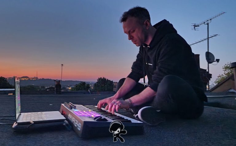 Minev - Mask (Downtempo)