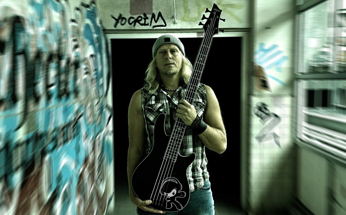 Non-Divine - One Man, One Soul (Alternative Metal)