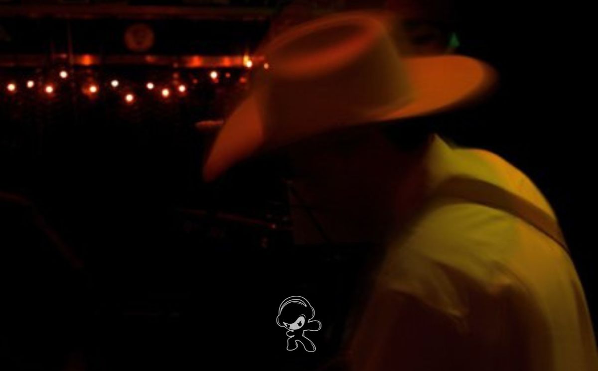 Visit - Hold On (Alternative R&B)