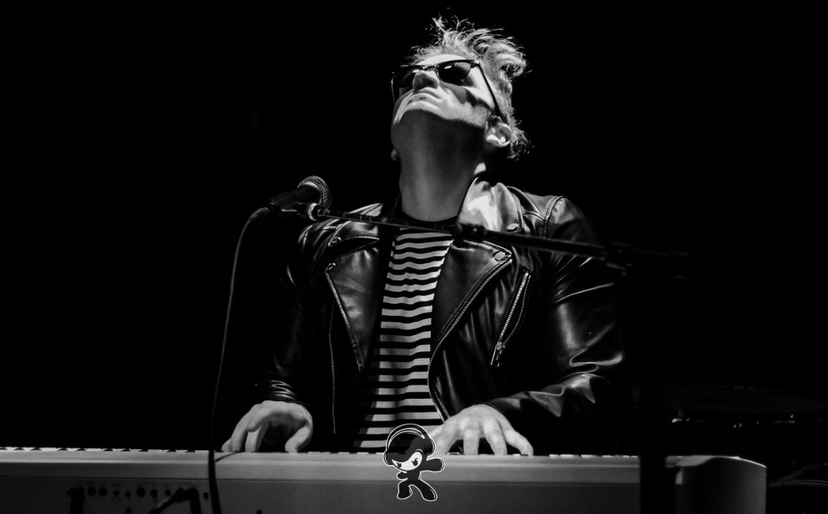 Brian Michael Henry - Magic Hands! (Alternative Rock)