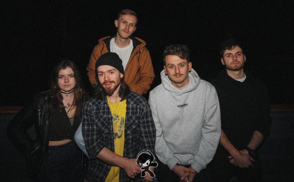 HOLLOWBODY - Punchdrunk (Indie Rock)