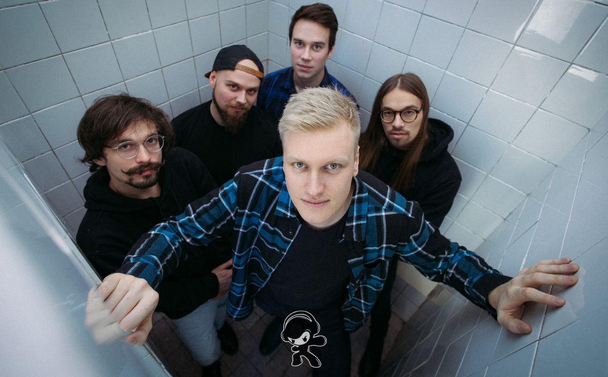 Mooneight - Fighting (Hard Rock)