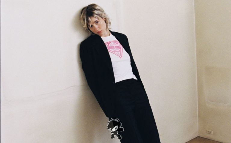 Naomi Greene - Wounded Hero (Alternative Pop)