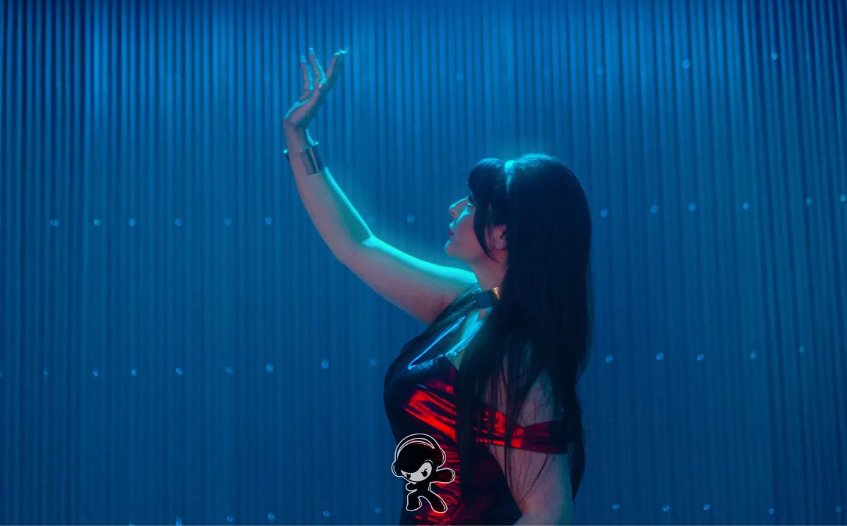 TESS PERRY - Neon Desert y Anemoia (Synthpop)