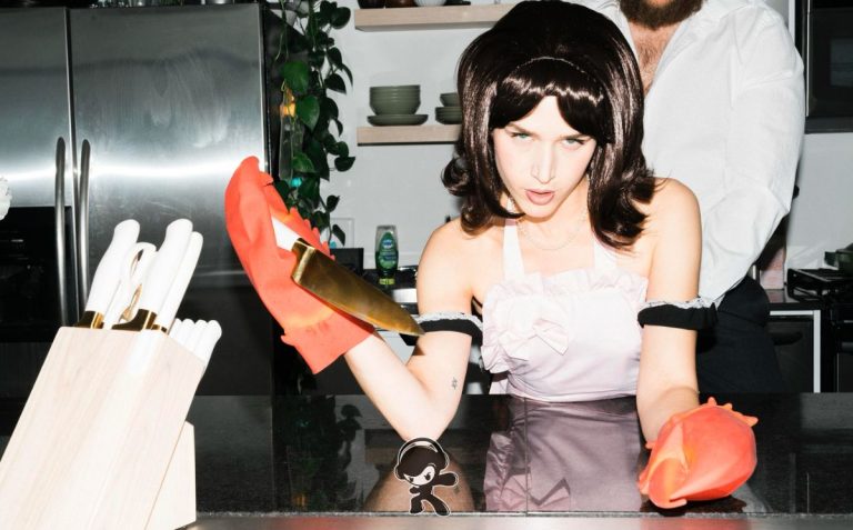 pssyclwz - odessa (she-side) (Electro Pop)