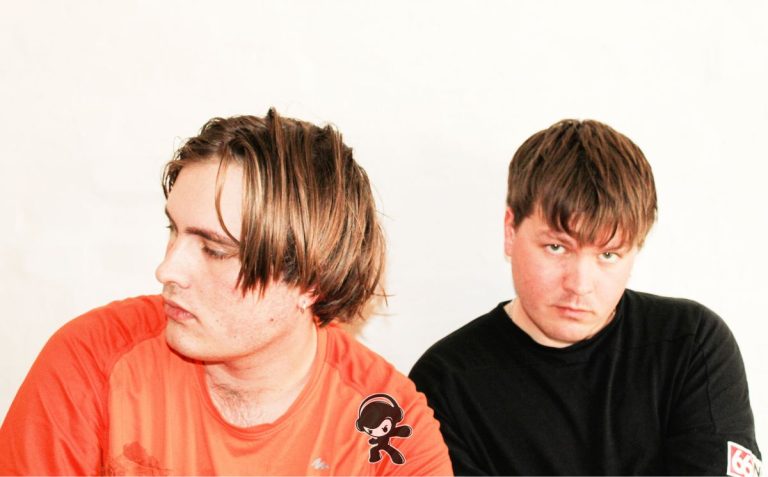 goldgoldgold - Never Change (Experimental Electronic)