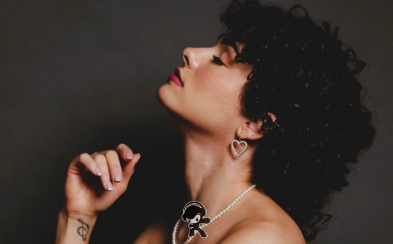 Mely Lavin – Too Much (Indie R&B)