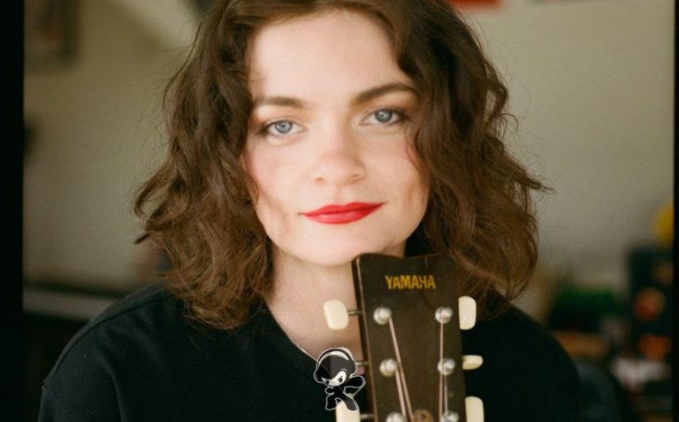 Ginger Winn – Scenes From a Wake (Synthpop)