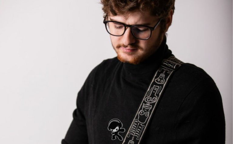 Gus Thompson – Lost In Thought (Indie Folk)