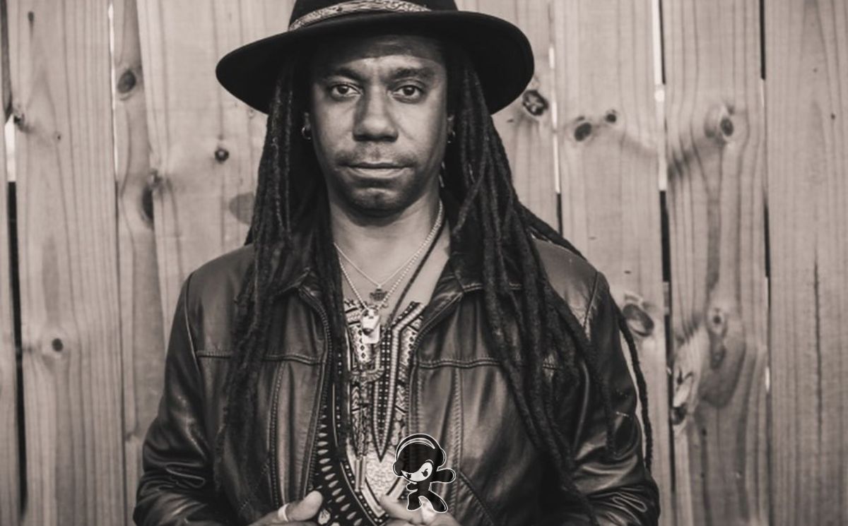 Julian Taylor – Dedication (Alternative Rock)