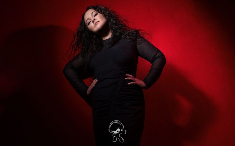 KRISTII – Bare (Indie R&B)