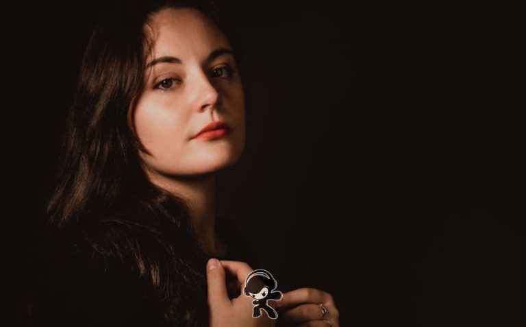 Katie Rae – Help! (Synthpop)