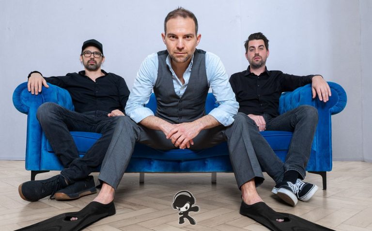 Naria – Dreams, Candles And Batteries For Breakfast (Progressive Rock)