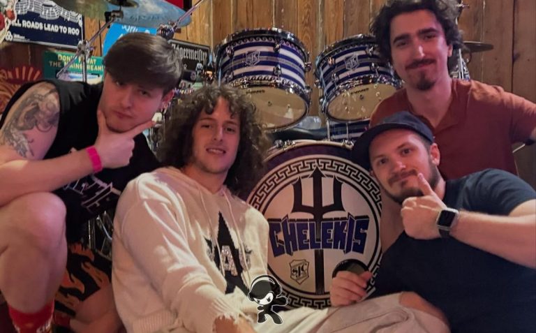 Chelekis – Problematic (Indie Rock)